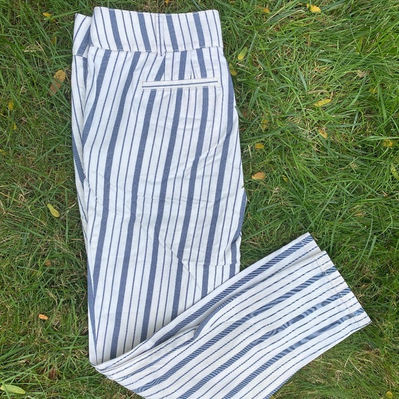 Ann Taylor LOFT White/Blue Stripped Pant Size US 2 - Picture 1 of 5